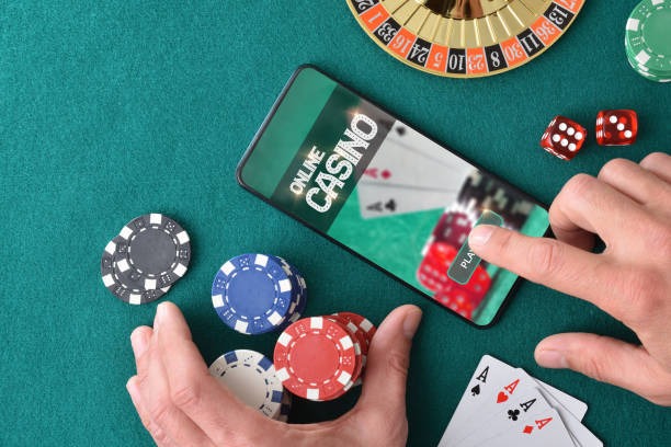 heratoto Android app installation screen showing slots and live casino options