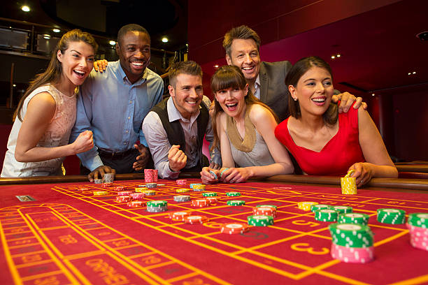 heratoto mobile app showing live casino table selection with blackjack and roulette options